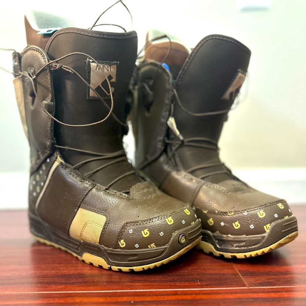 Women’s Burton “Mint” Snowboard Boots size 8.5